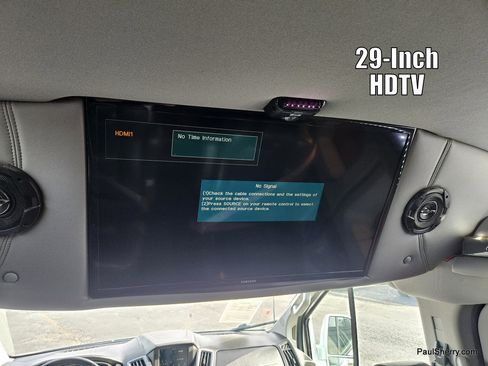 Used 2017 Ford Transit 150 XLT image 10