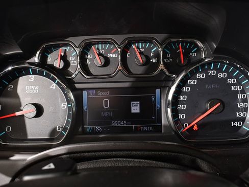 Used 2017 Chevrolet Suburban LT image 24