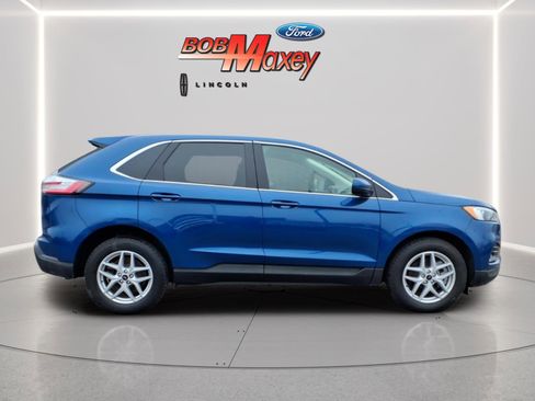 Used 2023 Ford Edge SEL w/ Convenience Package image 4