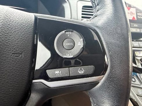 Used 2023 Honda Odyssey Touring image 17