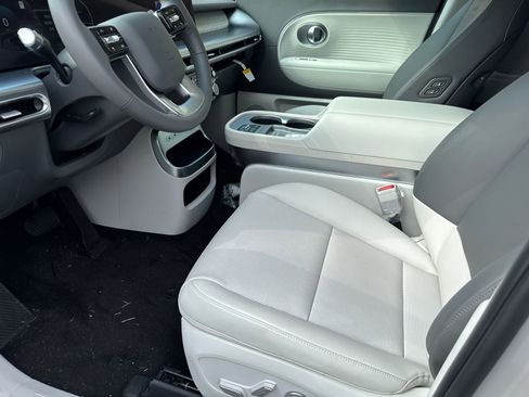 New 2026 Hyundai Ioniq 9 SEL image 9