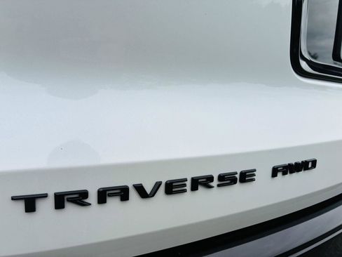 Used 2024 Chevrolet Traverse RS image 21