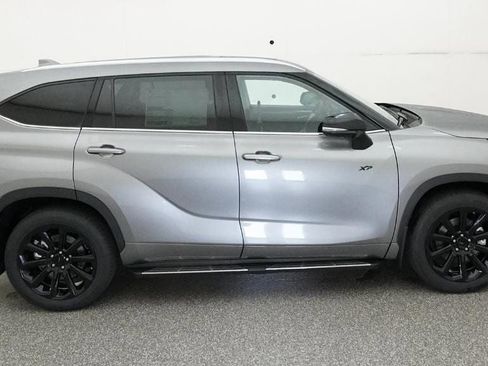 Used 2026 Toyota Highlander Limited AWD/4WD image 22