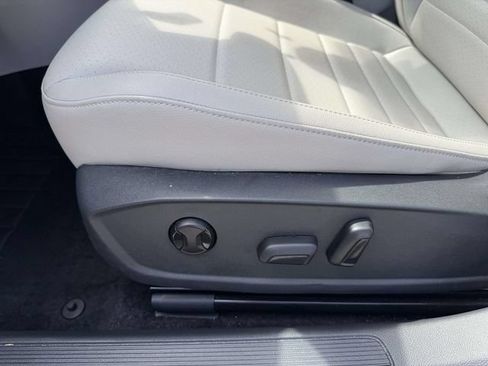 Used 2023 Volkswagen Jetta SE FWD image 14