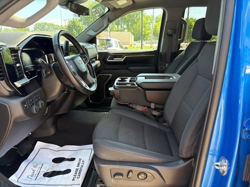 Certified 2025 Chevrolet Silverado 1500 LT AWD/4WD image 21