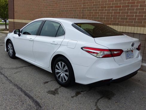 Used 2018 Toyota Camry LE FWD image 7