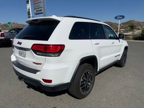 Certified 2019 Jeep Grand Cherokee Trailhawk AWD/4WD image 2