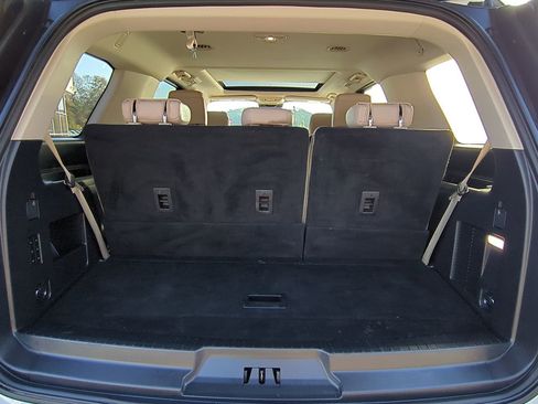 Used 2024 Ford Expedition Limited image 13