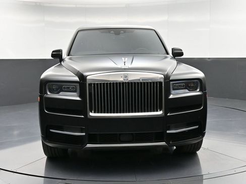 Used 2023 Rolls-Royce Cullinan w/ Technology Package image 11