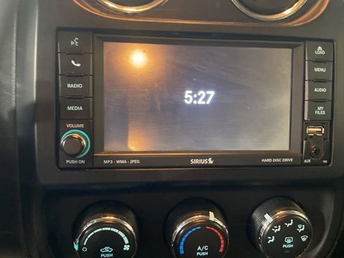 Used 2017 Jeep Patriot Sport FWD image 12