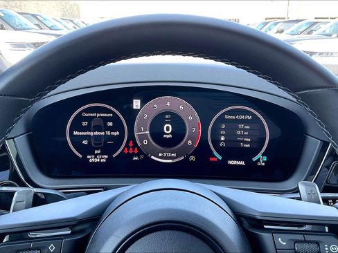 Used 2024 Porsche Cayenne Coupe AWD/4WD image 24