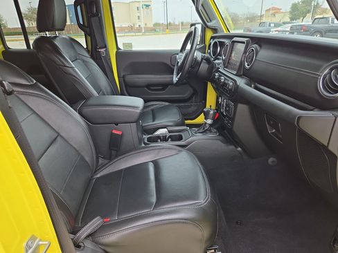 Used 2023 Jeep Wrangler Sahara w/ Cold Weather Group image 32