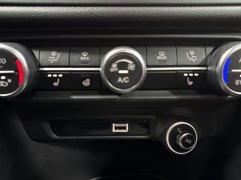 Used 2022 Alfa Romeo Giulia Veloce image 6