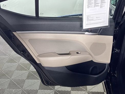 Used 2019 Hyundai Elantra SEL image 18