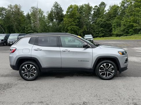 Used 2023 Jeep Compass Limited AWD/4WD image 6