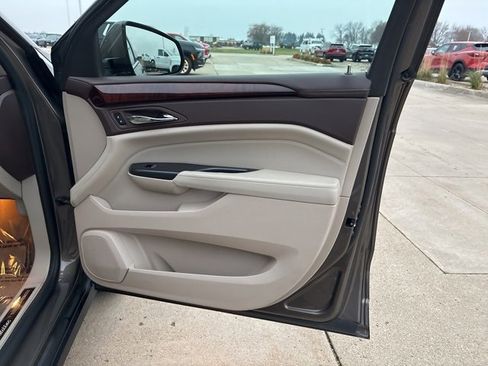 Used 2014 Cadillac SRX Luxury w/ Driver Awareness Package image 22