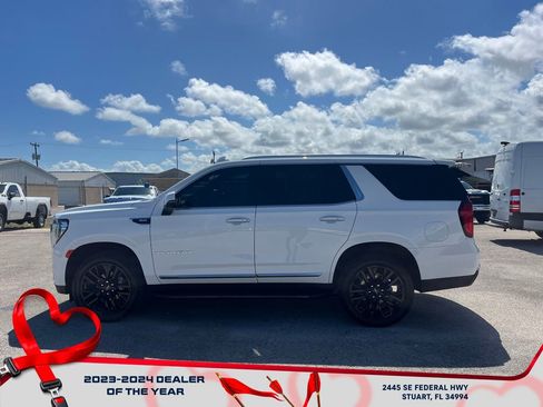 Certified 2024 GMC Yukon SLT w/ SLT Luxury Package image 4