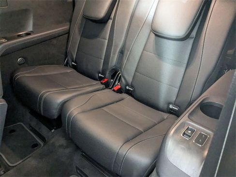 Used 2022 Mercedes-Benz GLS 450 4MATIC image 29