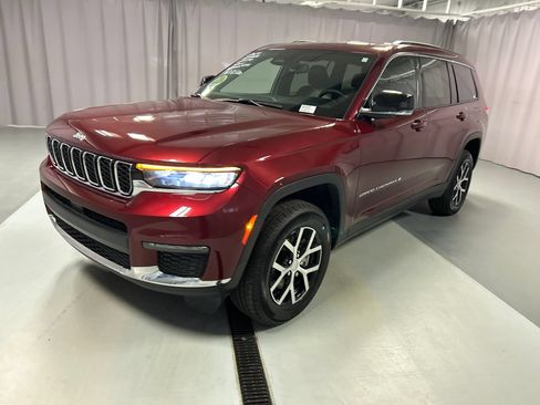 Used 2024 Jeep Grand Cherokee L Limited AWD/4WD image 3