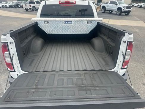 Used 2015 GMC Canyon SLE RWD image 9