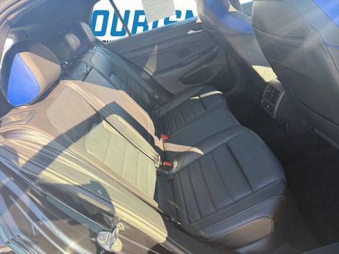 Used 2024 Volkswagen Golf R image 32