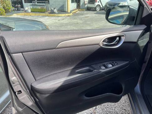 Used 2014 Nissan Sentra S FWD image 7