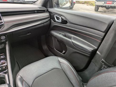 Used 2023 Jeep Compass Trailhawk image 16