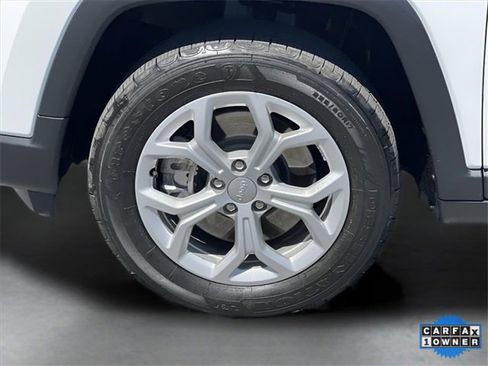 Used 2024 Jeep Compass Latitude image 36