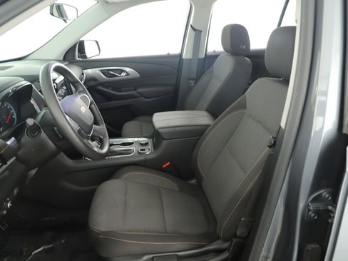 Used 2020 Chevrolet Traverse LS image 11