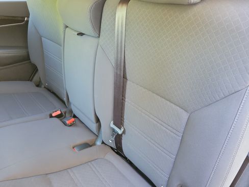 Used 2018 Kia Sorento AWD image 13