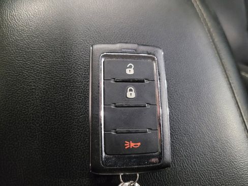 Used 2023 Jeep Grand Cherokee Laredo AWD/4WD image 32