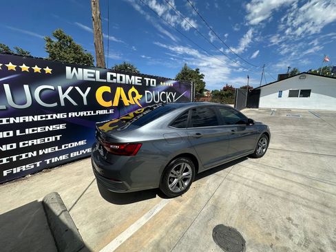 Used 2024 Volkswagen Jetta SE FWD image 7