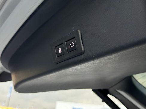 Used 2021 Subaru Ascent Limited w/ Technology Package image 30