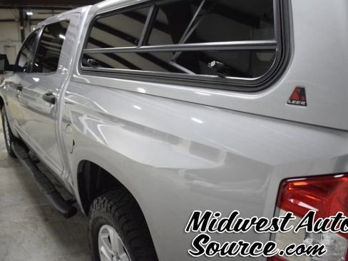 Used 2020 Toyota Tundra SR5 w/ SR5 Convenience Package AWD/4WD image 4