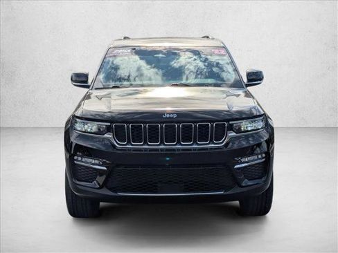 Used 2022 Jeep Grand Cherokee Limited image 2