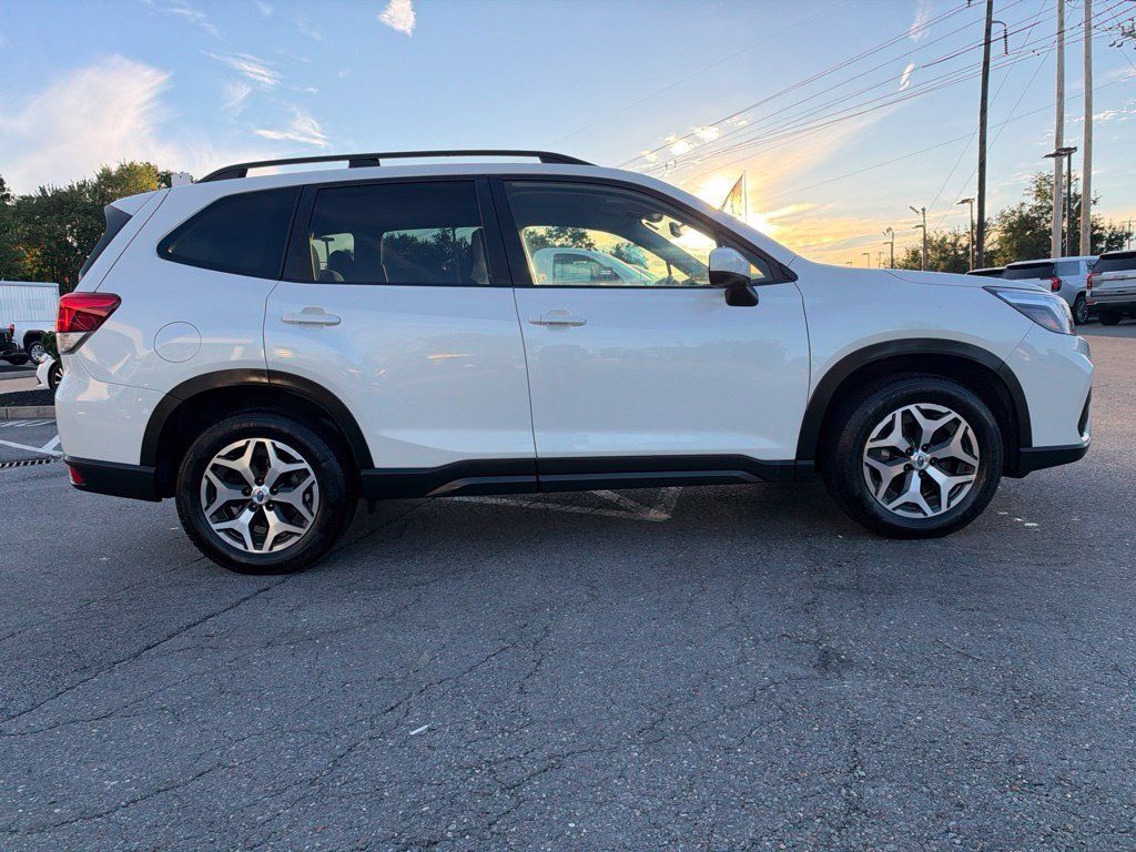 Used 2021 Subaru Forester Premium AWD/4WD image 8