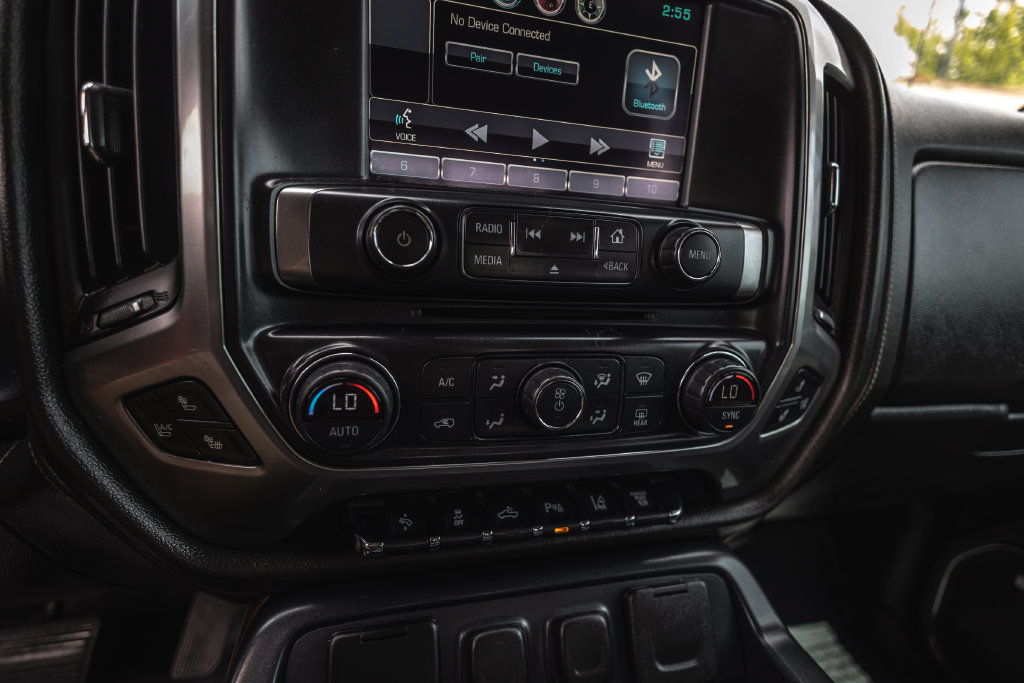 Used 2015 Chevrolet Silverado 2500 LTZ w/ Duramax Plus Package AWD/4WD image 18