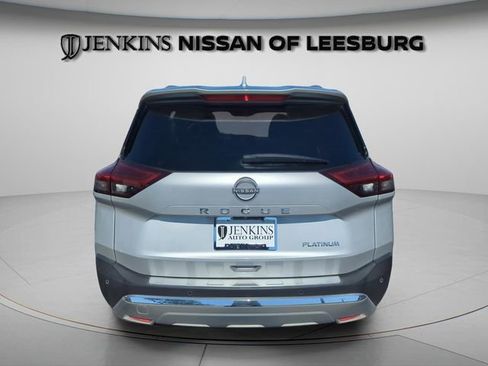 Certified 2022 Nissan Rogue Platinum w/ Head-Up Display Package FWD image 7