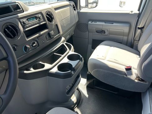 New 2026 Ford E-450 and Econoline 450 Super Duty RWD image 14