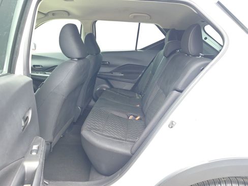 Used 2022 Nissan Kicks S w/ Interior Electronics Package FWD image 11