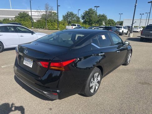 Used 2024 Nissan Altima 2.5 S image 6