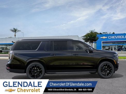 New 2026 Chevrolet Suburban RST w/ Advanced Technology Package AWD/4WD image 5