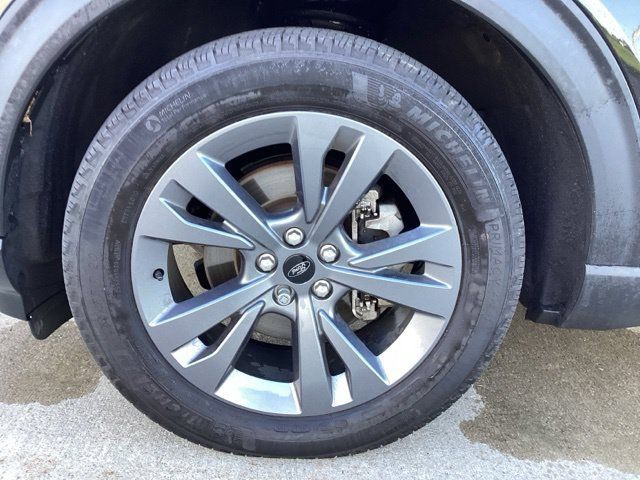 Used 2024 Ford Explorer XLT w/ Equipment Group 202A AWD/4WD image 7