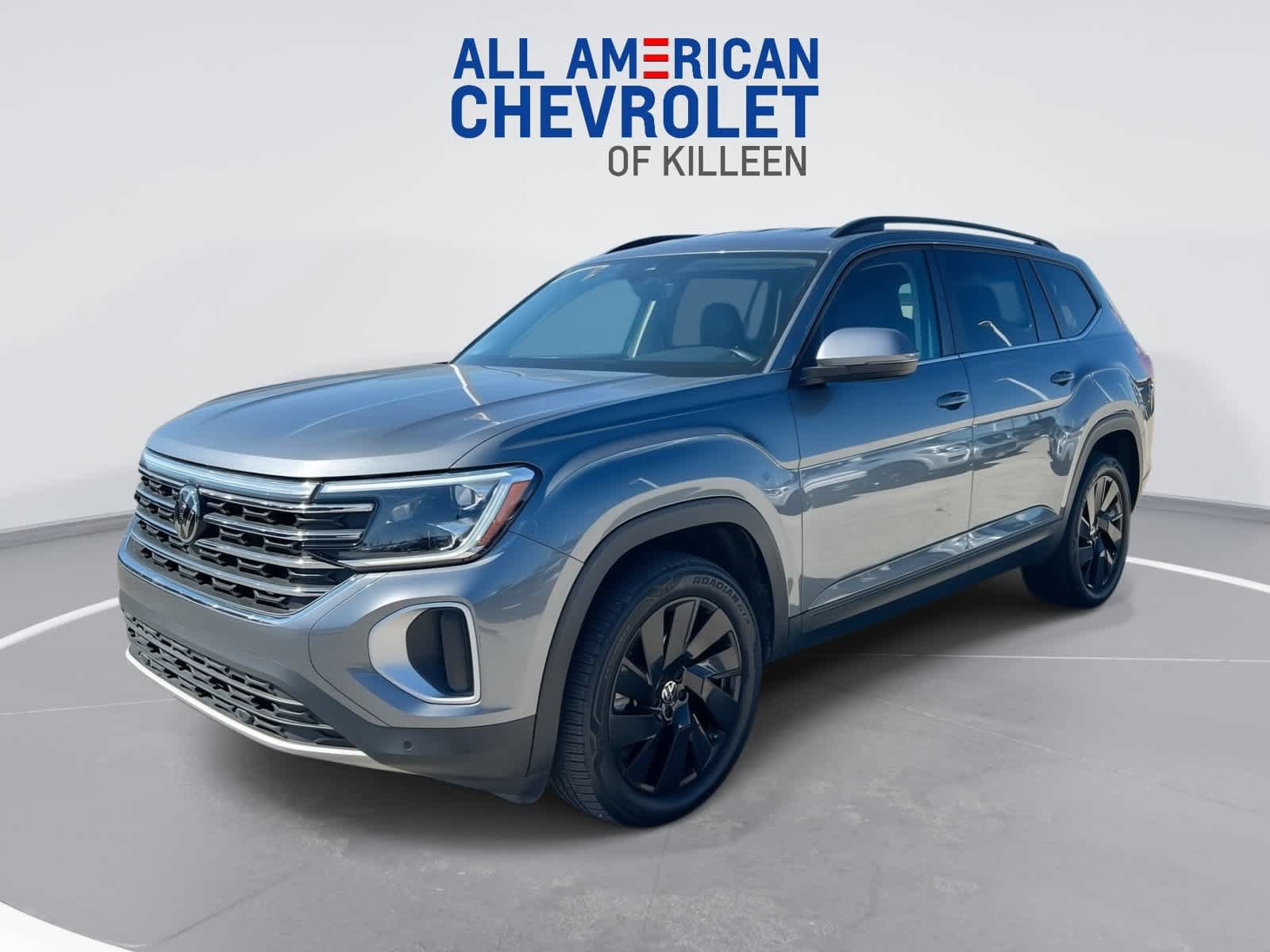 Used 2024 Volkswagen Atlas SE w/ Black Wheel Package FWD image 1