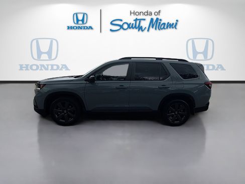 Certified 2024 Honda Pilot Sport image 4