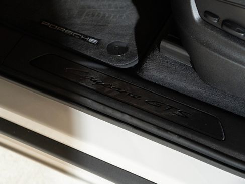Used 2025 Porsche Cayenne GTS AWD/4WD image 11