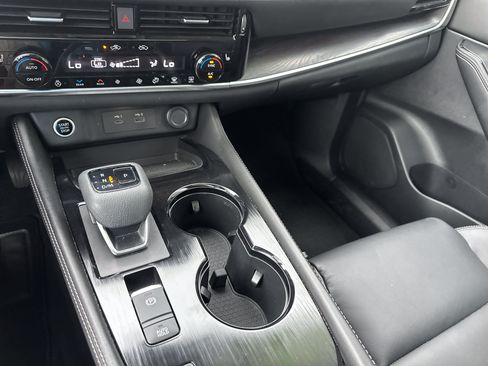 Used 2021 Nissan Rogue SL FWD image 19