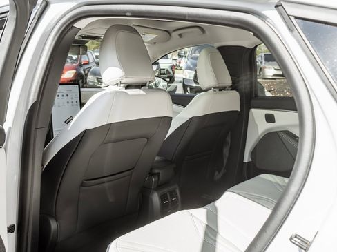 Used 2023 Ford Mustang Mach-E Premium image 33