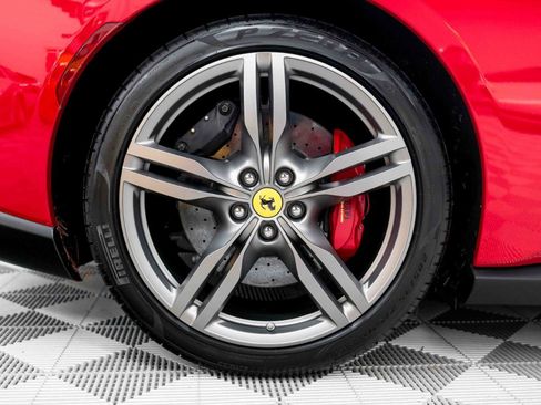 Used 2019 Ferrari Portofino RWD image 86