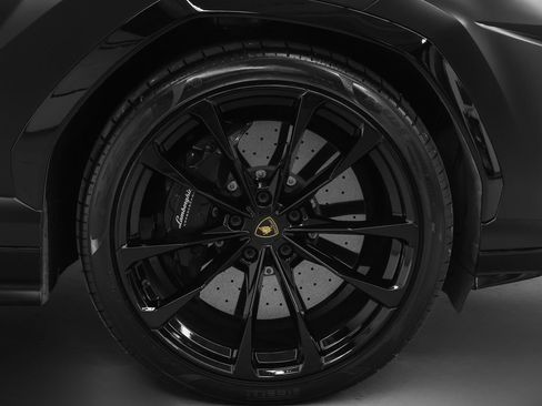 Used 2022 Lamborghini Urus AWD/4WD image 10
